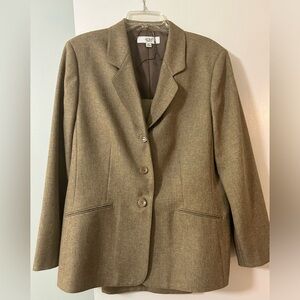 Le Suit Taupe/Tan woven pantsuit size 18.  Lined - pants side zipper